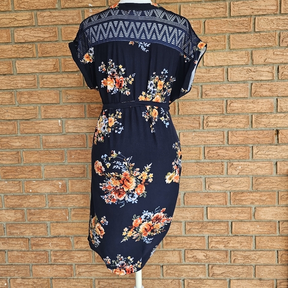 No boundaries floral t-shirt dress - Picture 2 of 8